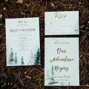 Woodland et élégant, de pin arbre aquarelle invitation suite mariage. Calligraphie en cuivre. Correspondant enregistrer la date et la carte de RSVP.