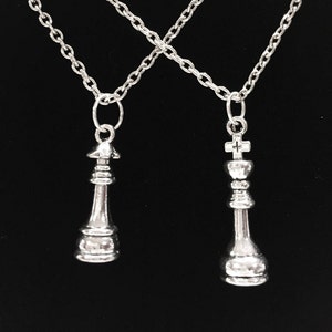 His And Her Gift, 2 Necklaces Chess Pieces Queen And King Boyfriend Girlfriend Husband Wife Couples Necklace Set