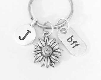 Best Friend Gift, Daisy Flower Keychain, Sunflower Keychain, Initial Keychain, Flower Keychain, Best Friend Keychain, Bff Keychain
