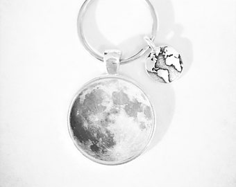 Full Moon Keychain, Earth Keychain, Planet Keychain, Celestial Keychain, Astronomy Travel Gift, Moon Gift, Friend Gift Keychain