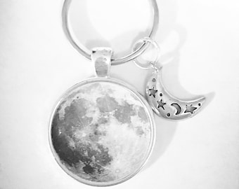 Full Moon Keychain, Crescent Moon Keychain, Celestial Keychain, Astronomy Travel Gift, Moon Gift, Friend Gift Keychain