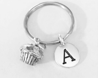 Cupcake Muffin Keychain, Initial Keychain, Baker Keychain, Best Friend Gift, Best Friend Keychain, Sister Keychain, Mom Gift Keychain