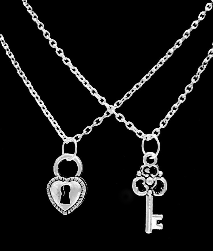 Corashan Two Piece Heart Key Locking I Love You Pendant Couple's Silver  Necklace