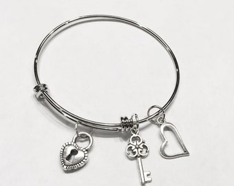 Gift For Her, Lock And Key Charm Bangle Bracelet, Lock And Key Bracelet, Heart Bangle, Love Bracelet, Wife Mom Gift, Girlfriend Gift