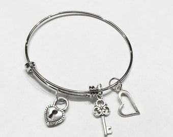 Gift For Her, Lock And Key Charm Bangle Bracelet, Lock And Key Bracelet, Heart Bangle, Love Bracelet, Wife Mom Gift, Girlfriend Gift