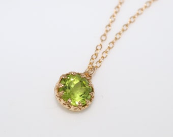 Peridot Necklace, August Birthstone, Gold Pendant, Green Peridot necklace, Jewelry Gift Idea, Statement necklace, Stunning Jewelry necklace