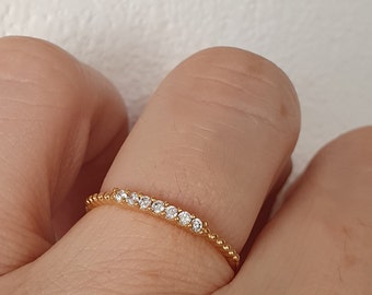 Dainty gold ring with 7 cubic zirconia in the centre | Delicate thin promise ring | Seven stone ring | Minimalist multi stone gold ring