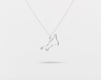 Contour minimaliste et élégant des Cornouailles. Fabriqué à la main en argent sterling à Cornouailles.