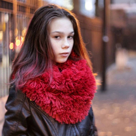 Outfits with red scarf hot sale