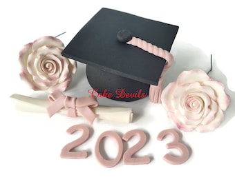 Topper de pastel de gorro de graduación de fondant con rosas, año y diploma, decoraciones de pasteles, hermoso hecho a mano, flores para una fiesta de graduación