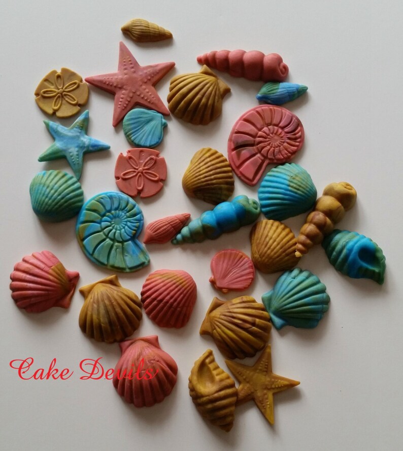 Sea Shell Cake / CupCake Toppers, Perfect with our Mermaid Tails, Handmade Edible Fondant shells, shell cake toppers, shell cupcake toppers image 3