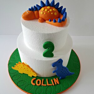 Kit de pastel de dinosaurio, decoraciones de pastel de cumpleaños, tablero de pastel decorado con fondant, decoración de pastel de dinosaurio, cumpleaños de niño, fondant comestible hecho a mano
