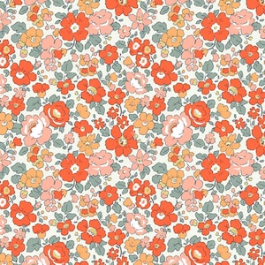 Puede incluir: Un patrón floral denso con flores rojas, naranjas y rosas sobre un fondo crema. El diseño incluye flores de varios tamaños y hojas verdes, creando un patrón textil detallado y vibrante, adecuado para diversas aplicaciones.