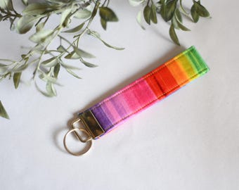 13 cm Regenbogen Schlüsselanhänger - Handgefertigter Schlüsselanhänger aus Baumwolle