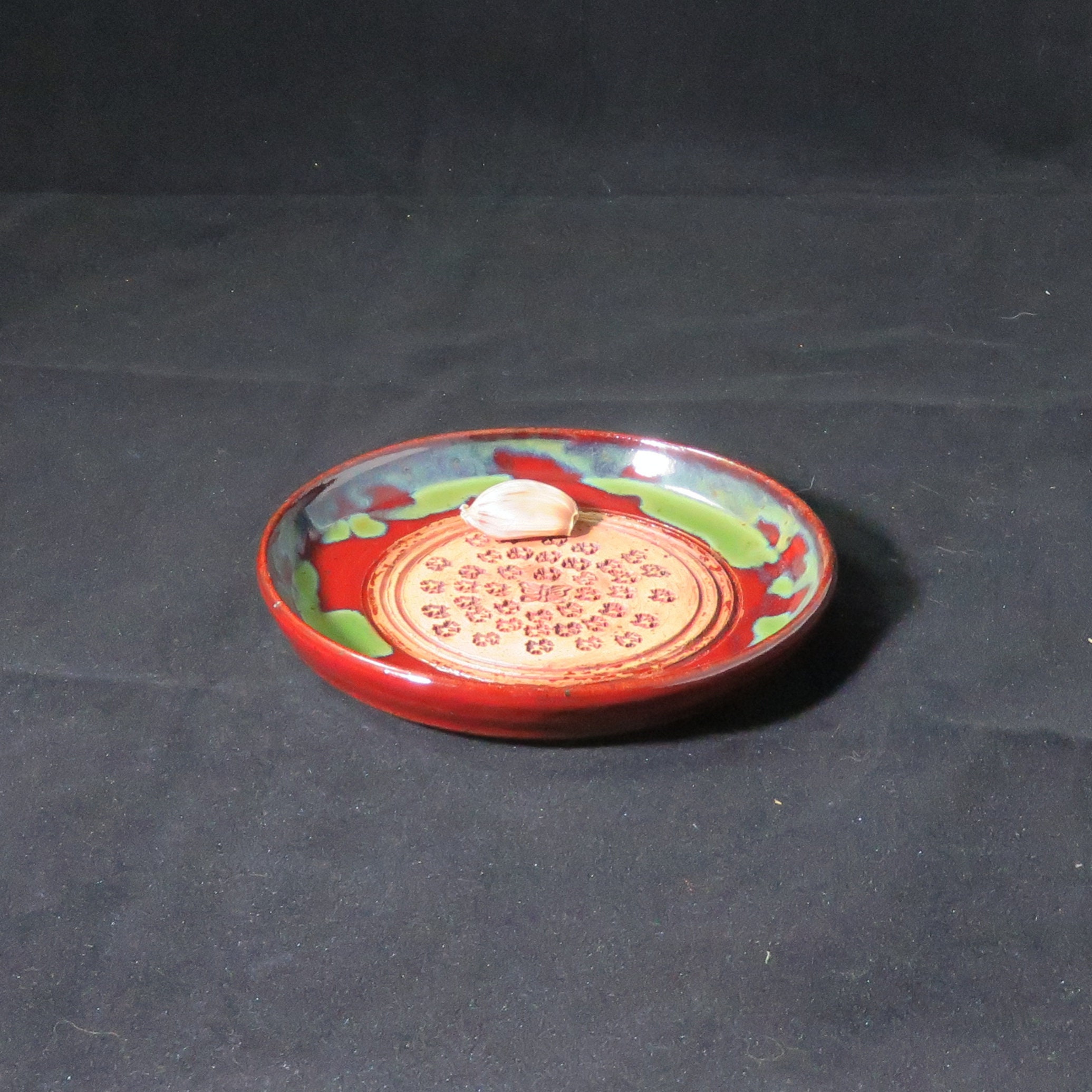 Pottery Garlic Grater,Ceramic Garlic Grater,green and red Garlic Dish,Ready To Ship,Red Pottery