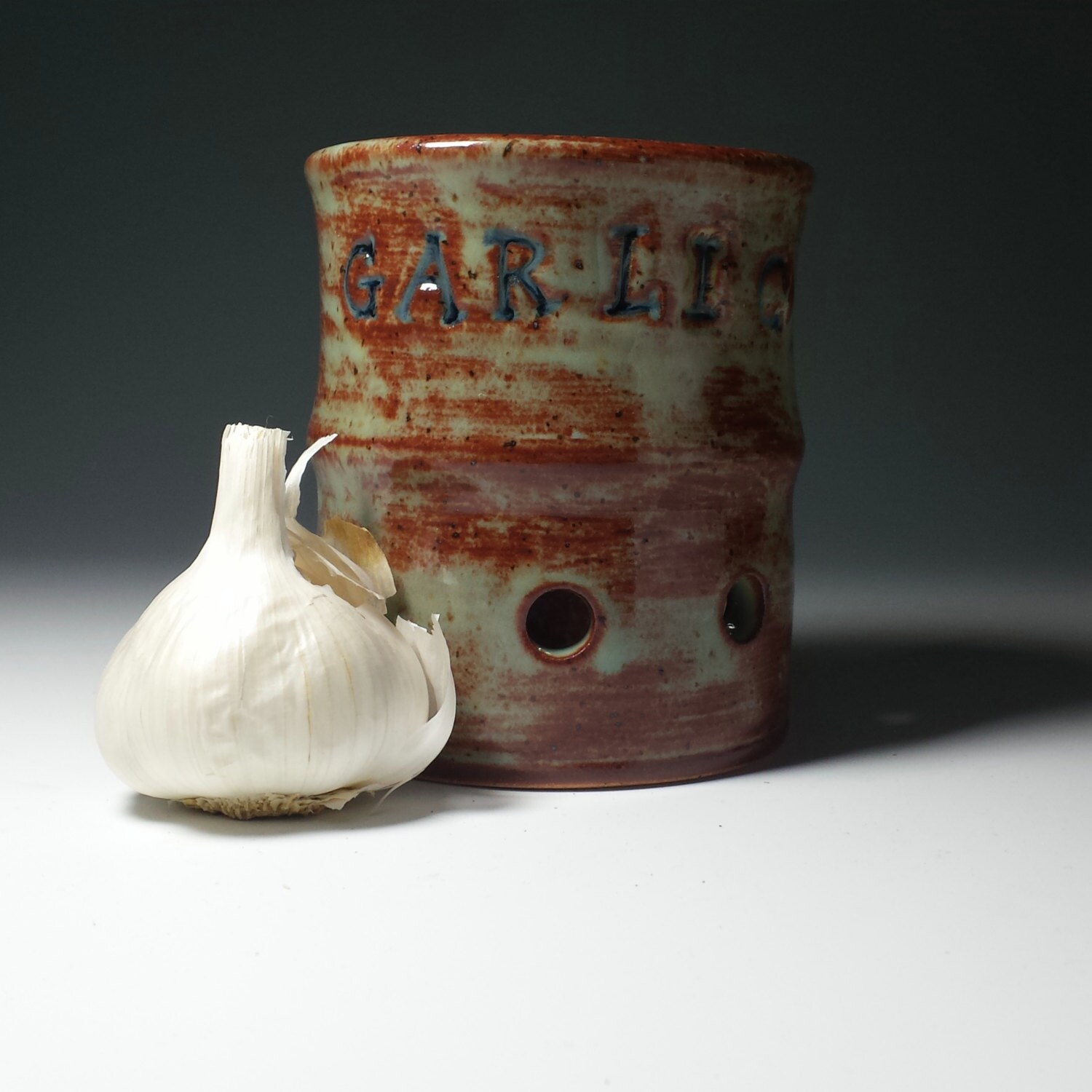 Garlic Jar,Garlic Storage Pot,Garlic Keeper,Kitchen Accessories,Ready to Ship,Pottery Garlic Pot