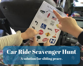 Puede incluir: Un juego de búsqueda del tesoro en coche imprimible para niños. El juego presenta una lista de señales de tráfico y objetos comunes para detectar mientras se conduce. El texto del juego dice "Car Ride Scavenger Hunt" y "See what you can spot!"