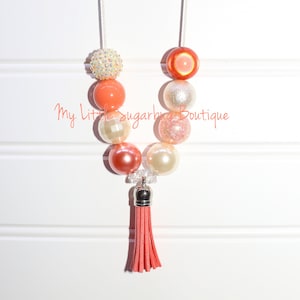 Collier de corail tassel Necklace Signature Tassel Necklace Red Coral and Seashell Necklace Beach Collage Necklace Etsy France