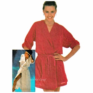 Ladies Robe Pattern: Shorty or Full Length, Size 18-20 McCalls 8071 (UNCUT)