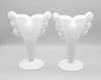 Juego de jarrones abanico de opalina blanca Portieux Vallerysthal, juego de jarrones abanico de vidrio lechoso francés antiguo, juego de jarrones abanico de vidrio floral francés antiguo de vidrio blanco