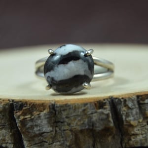 Zebra Jasper Round Shape Ring with Double Banded 925 Solid Sterling Silver Shank. Ring Size 7 1/2