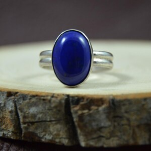 Lapis Lazuli Oval Shape Ring with Single Banded 925 Solid Sterling Silver Shank. Ring Size 6 1/4