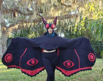 Mönsterhandledning för virkad kappa med Mothman-motiv för barn och vuxna