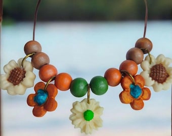 Handgjord blommig halsband: Polymerlera, justerbar