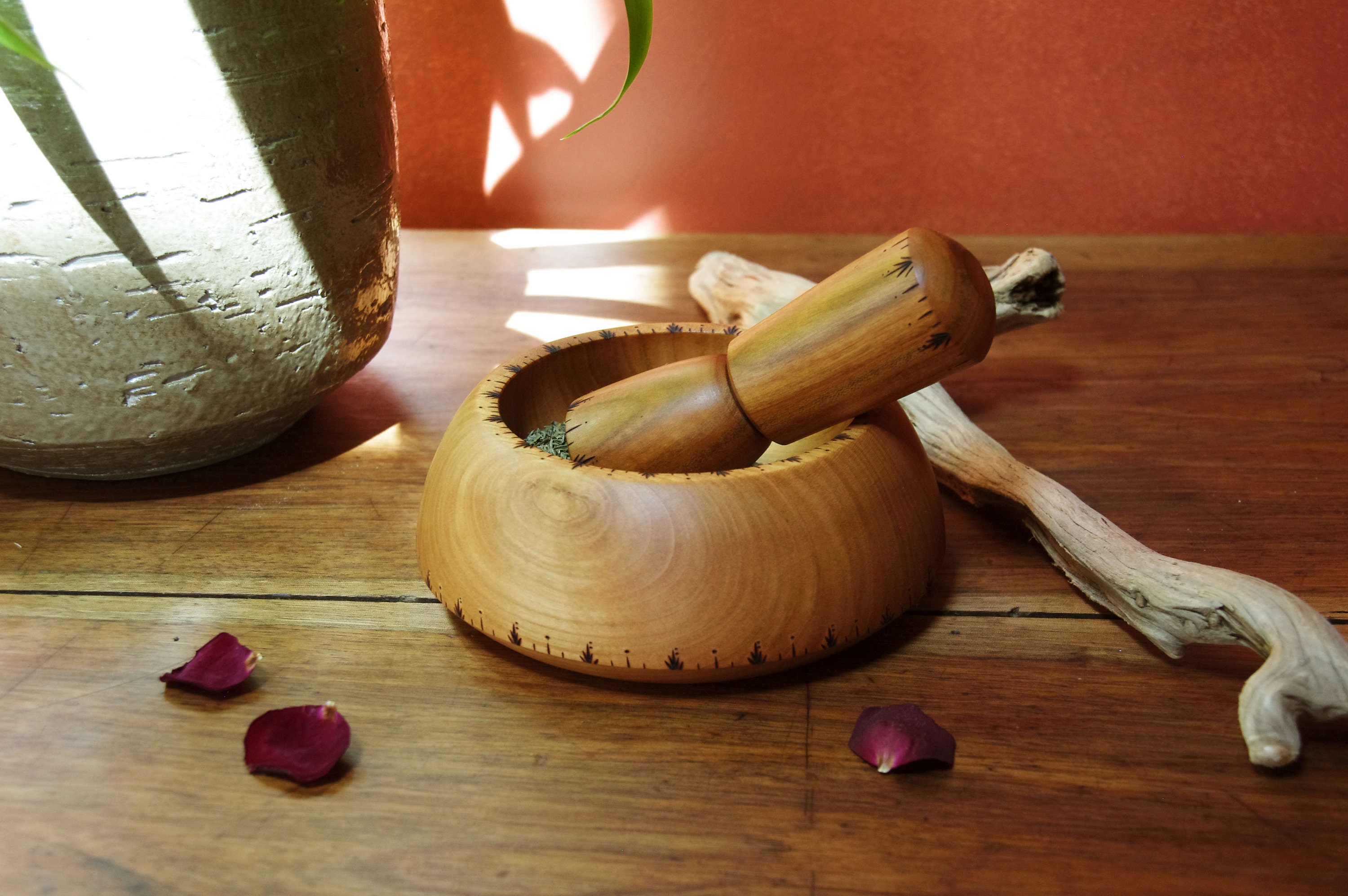 Mortier en Bois de Merisier Pyrogravé