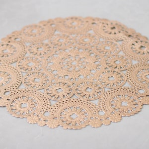 100 Metallic Rose Gold 10" Runde Medaillon-Doilien. Folien Spitzenpapier. Verwendung für Platzsets, Einladungen, Bombonieres, Gastliebe