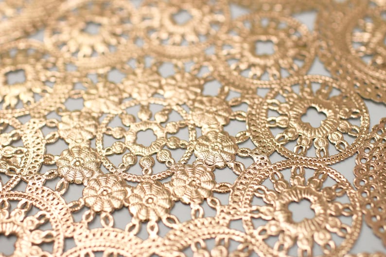 100 Metallic Gold 12 Round Medallion Doilies. Foil Lace Paper Etsy Canada