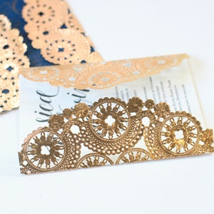 10 Metallic Gold 10" Ronde Medaillon Doilies. Folie kant papier. Gebruik voor Placemats, Uitnodigingen, Bombonieres, Gunsten