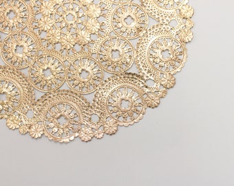 10 Doilies en médaillon rond 10 » en or métallisé. Papier de dentelle en aluminium. Utilisation pour les sets de table, invitations, bombonieres, faveurs