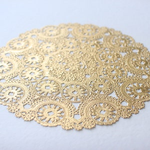 50 Metallic Gold 6" Runde Medaillon-Doilien. Folien Spitzenpapier. Verwendung für Platzsets, Einladungen, Bombonieres, Gastliebe