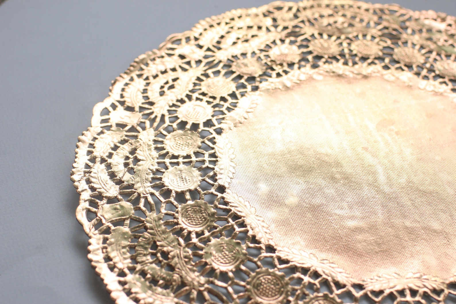 100 Metallic Gold 11.5 Round Doilies. Foil Lace Paper. Etsy Australia