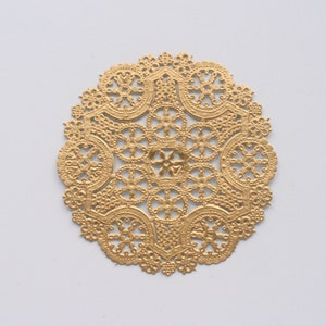 10 Doilies Medaglione Rotondo da 4" in Oro Metallizzato. Carta laccio di pizzo. Uso per tovagliette, inviti, bomboniere, bomboniere