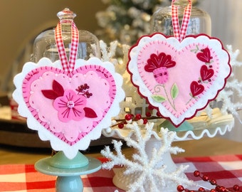 PDF PATTERN Flowering Felt ornament Pattern. Valentine felt diy craft ornament pink red scalloped heart