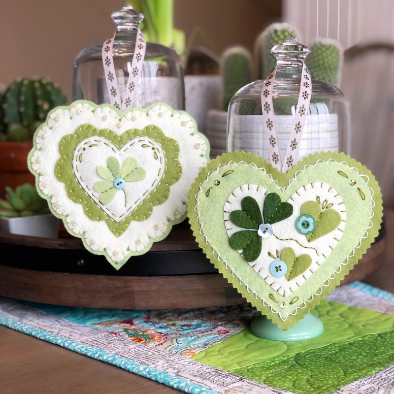 Green shamrock felt ornament embroidery sewing pattern. St. Patrick's Day decoration. Easy shamrock sewing pattern