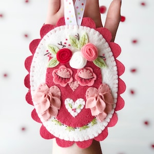 PDF Sweet Valentina felt ornament, owl pink and red love note felt craft, embroidery felt pattern Valentine's image 2