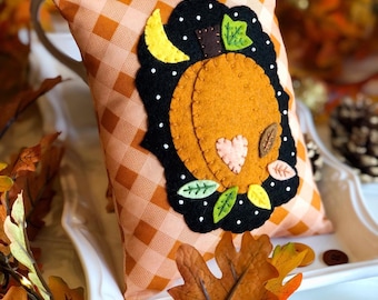 PDF pattern Starry Pumpkin mini pillow applique pumpkin