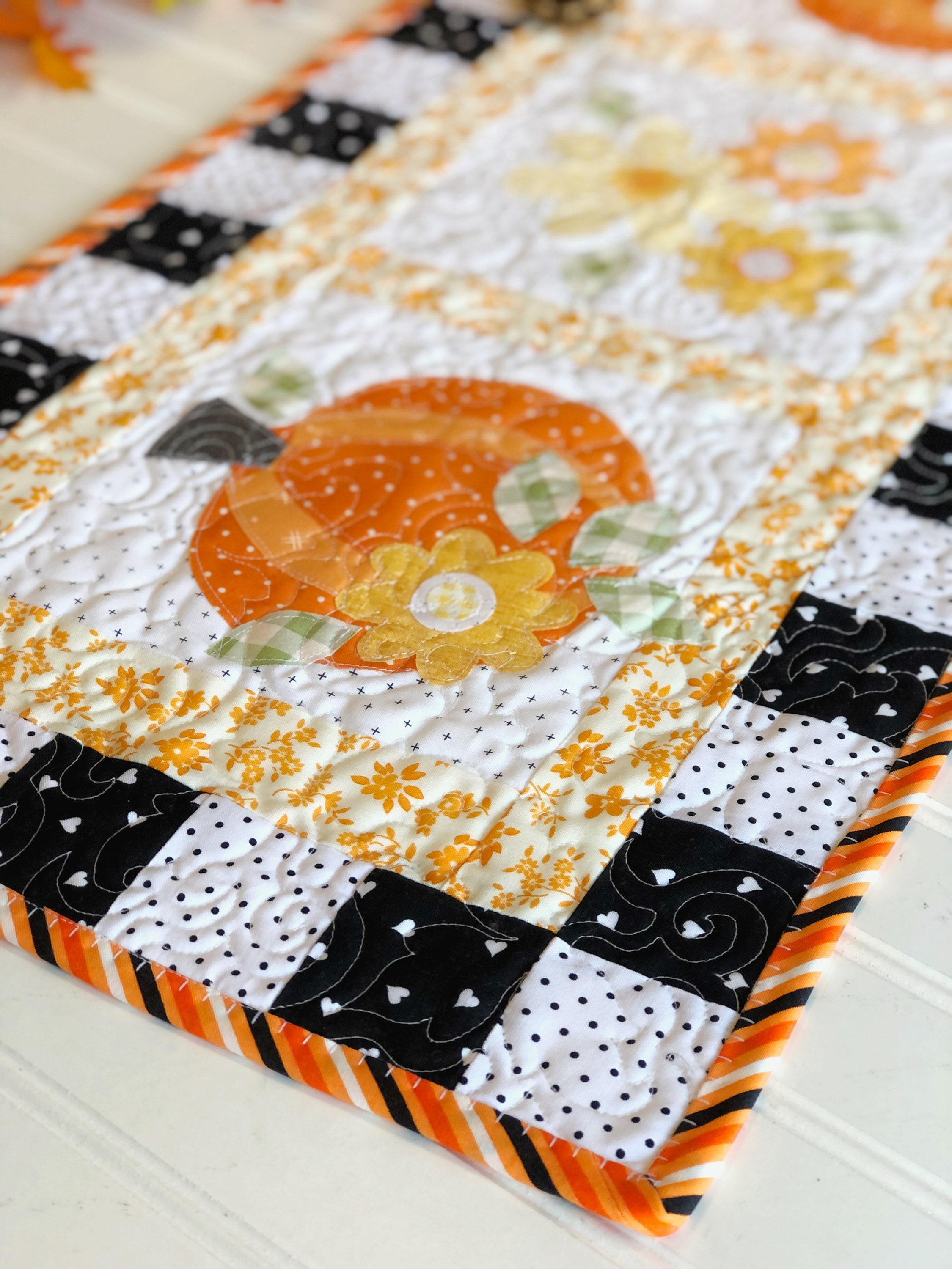 Pumpkins in the Patch Table Runner Quilted Applique Pattern (PDF ...