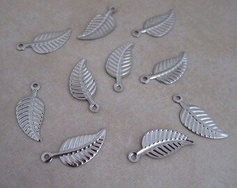 Leaf Deluxe Charm Collection 25 Silver Tone Charms FREE Shipping E29 