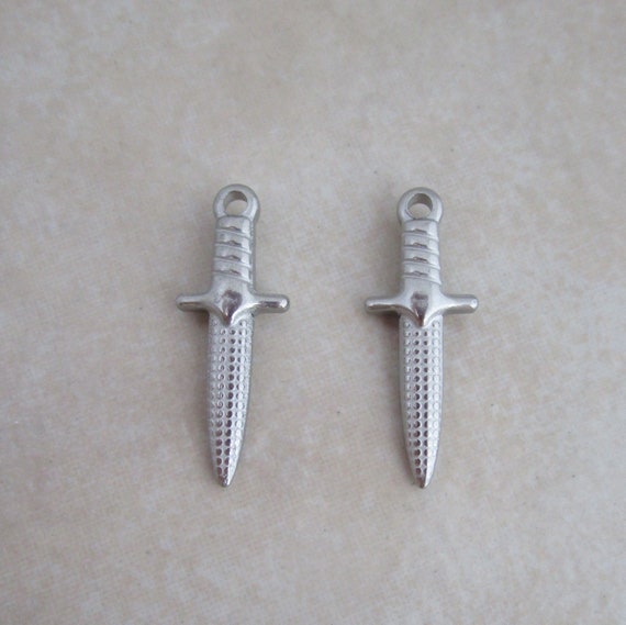 stainless steel dagger charms 24mm