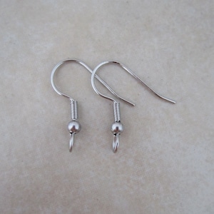 Earwire, 20mm w/ball & spring SC 10 pr Earwire, 20mm w/ball & spring SC 10 pr