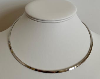 hypoallergenic stainless steel neckwire 3mm wide