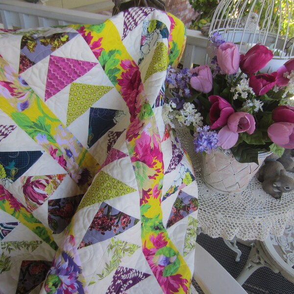 FLYING GEESE KAFFE Fassett Quilt, Modern Baby Quilt, Bright Toddler Quilt, Womans Lap Quilt