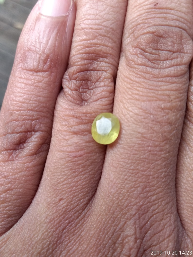 1.38ct Natural Yellow Oval Cut Sapphire Gemstone image 3