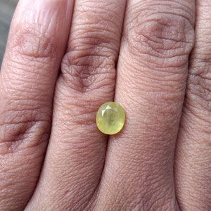 1.38ct Natural Yellow Oval Cut Sapphire Gemstone image 2