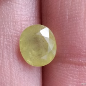 1.38ct Natural Yellow Oval Cut Sapphire Gemstone image 1