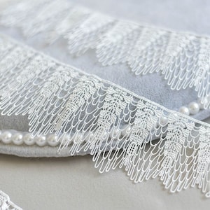 Guipure Hollow out Scallops Embroidered Lace Trim in Off white for Dress Decor, Costume Design, Curtain